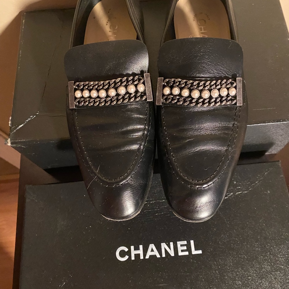 Beautiful Chanel Loafers-Great condition. Perfect for everyday! - Picture 6 of 7